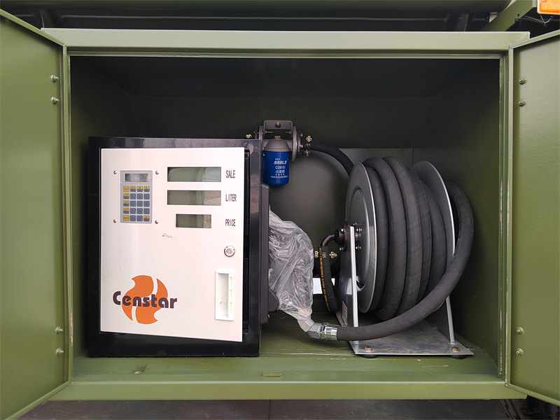 HOWO 6&times;6 fuel tanker refueling truck