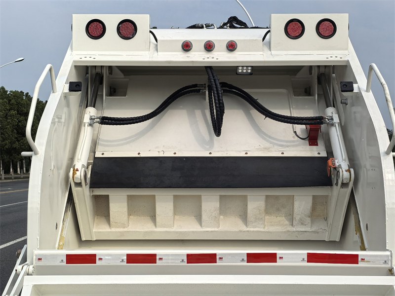 HOWO rear loader tailgate