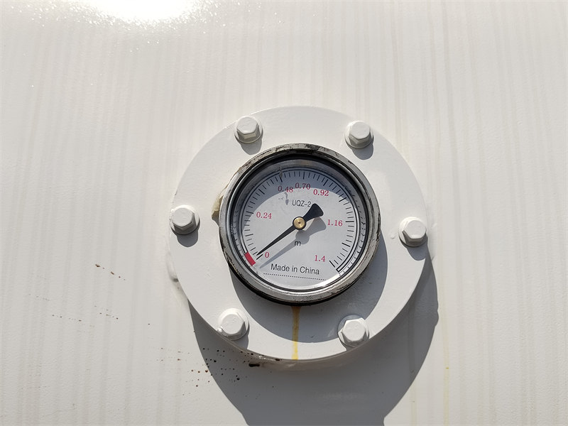 HOWO 6&times;4 fuel tanker truck