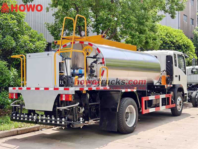  Howo light-duty asphalt distributor&nbsp;truck
