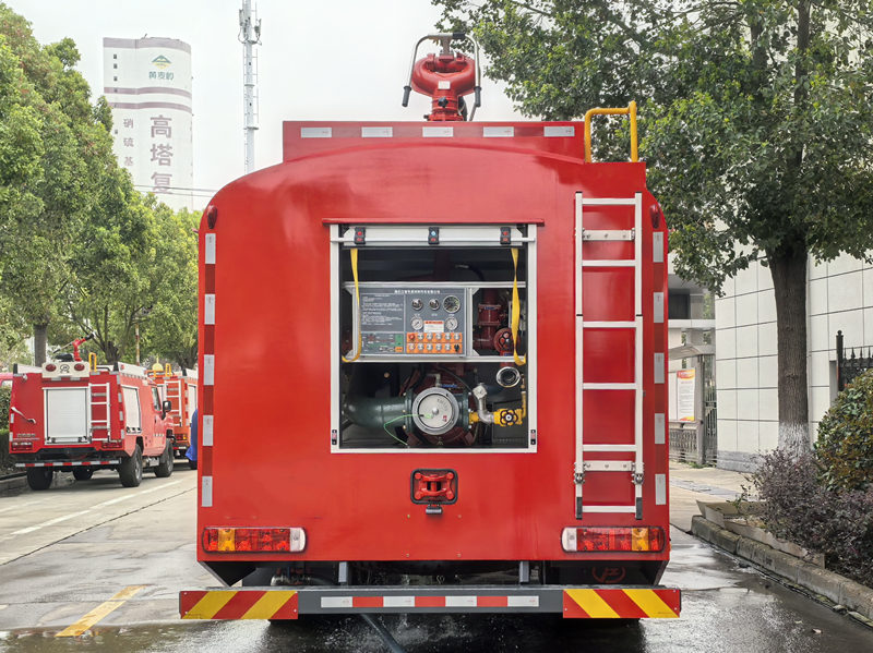 HOWO 6&times;6 all wheeler drive fire fighting vehicle