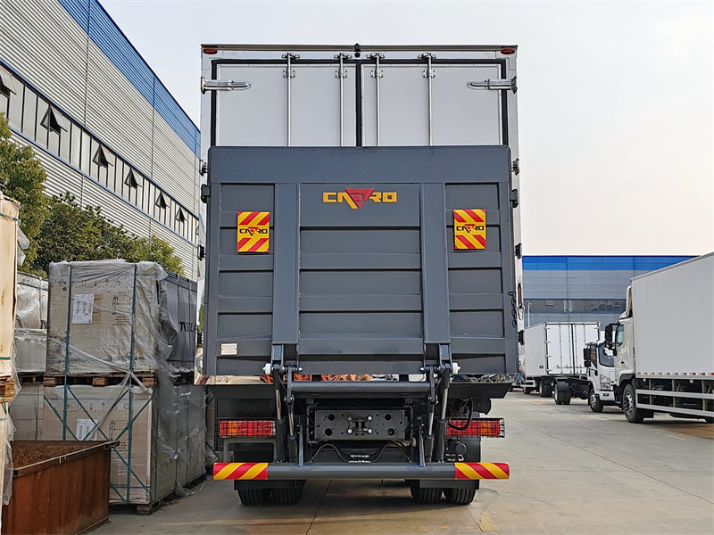 Howo 6x4 refrigerator van truck