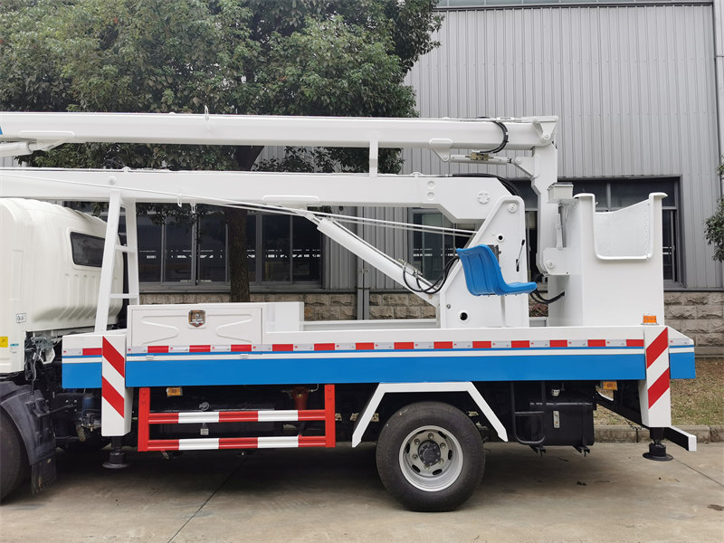 SINOTRUK HOWO man lifter truck