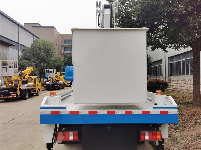 HOWO 4&times;2 aerial work platform vehicle