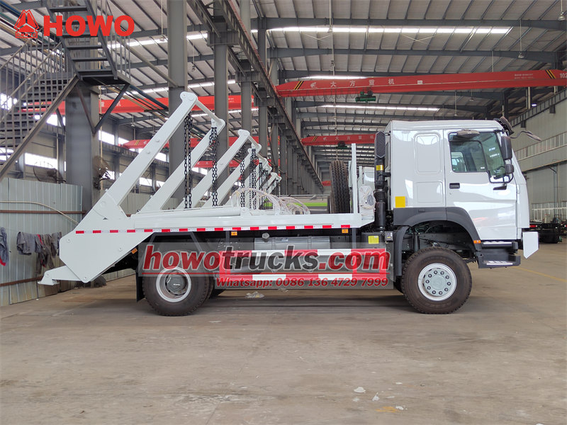 HOWO 4&times;4 off-road skip bin lifter trucks for sale