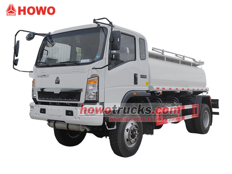 HOWO 4&times;4 fuel tank truck
