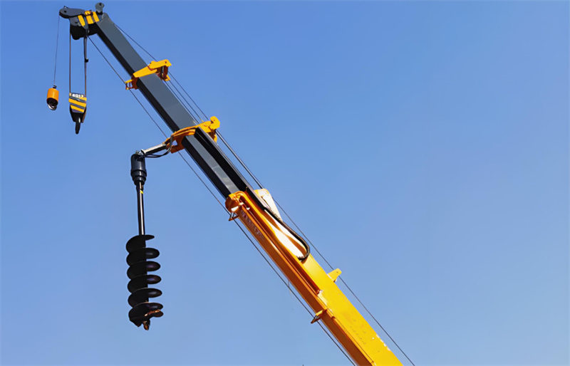 Howo 8&times;4 Telescopic Boom Crane Truck