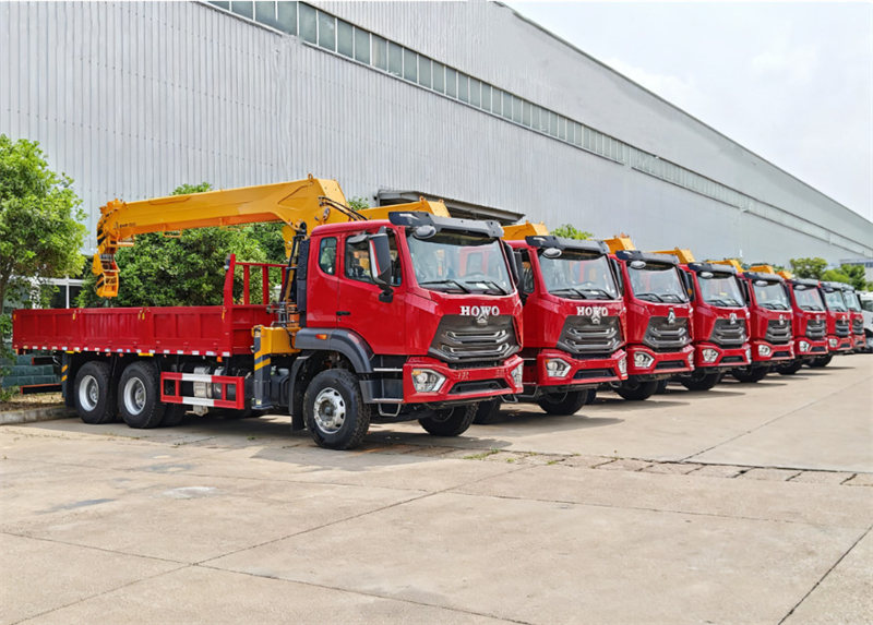 Howo 8&times;4 Telescopic Boom Crane Truck