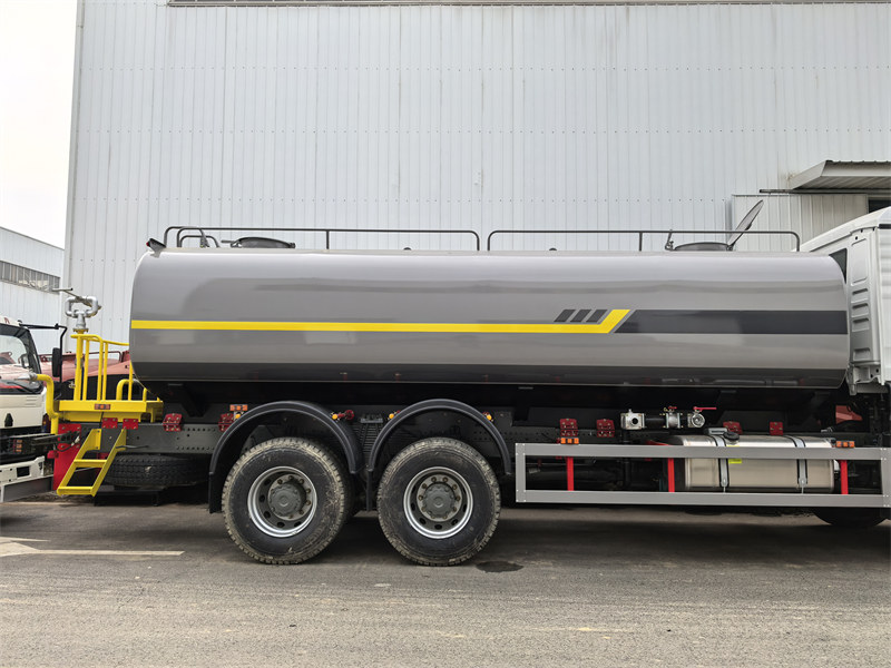 22000L water sprinkler tanker truck 22000L water sprinkler tanker truck