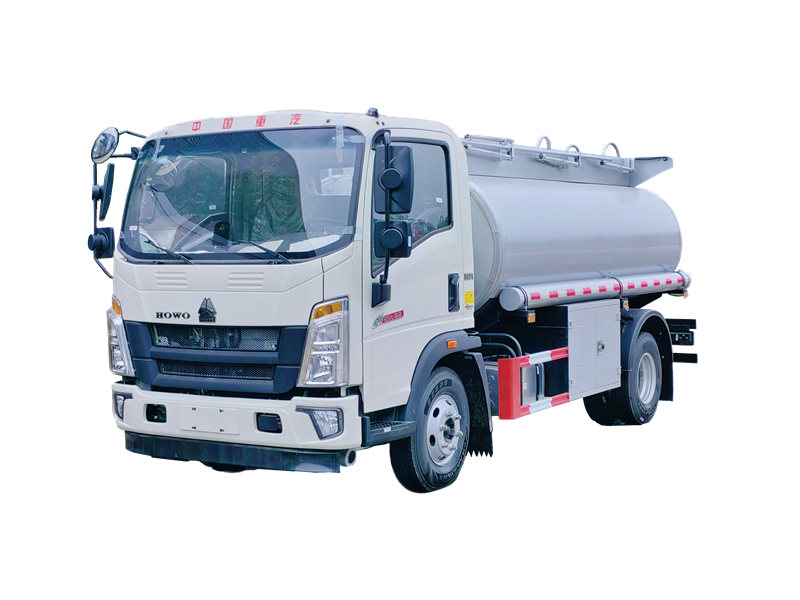 HOWO 4&times;2 fuel tank truck