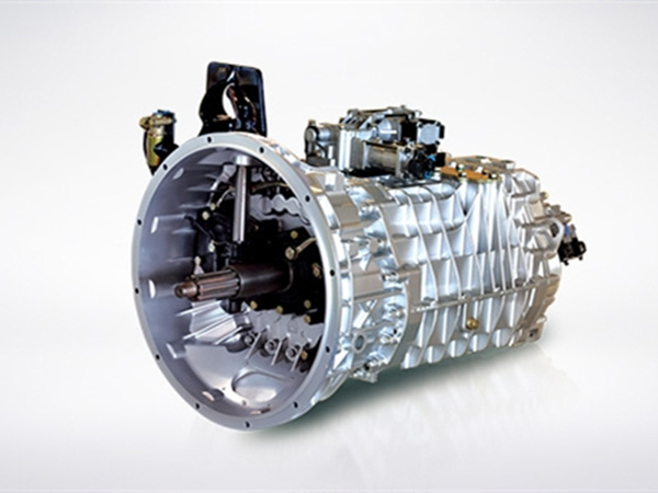 HOWO 8&times;4 telescopic boom crane truck