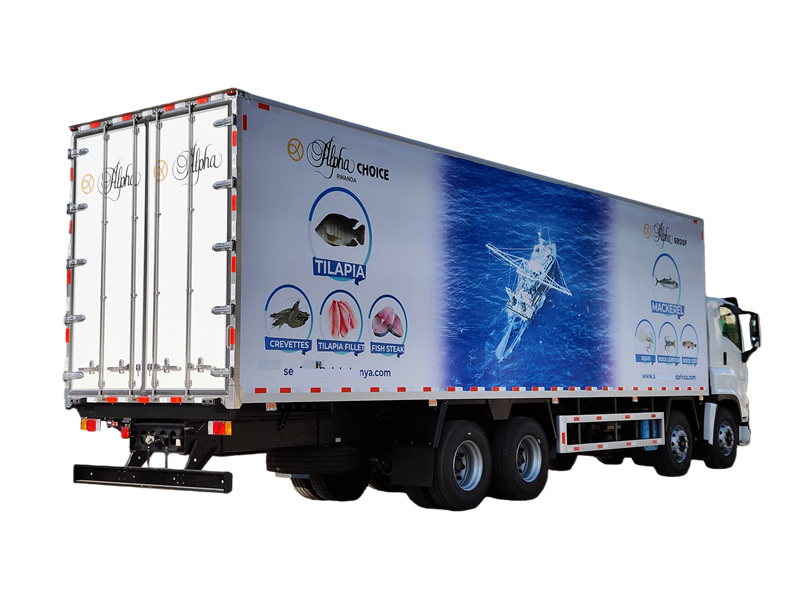 HOWO 8&times;4 reefer box truck