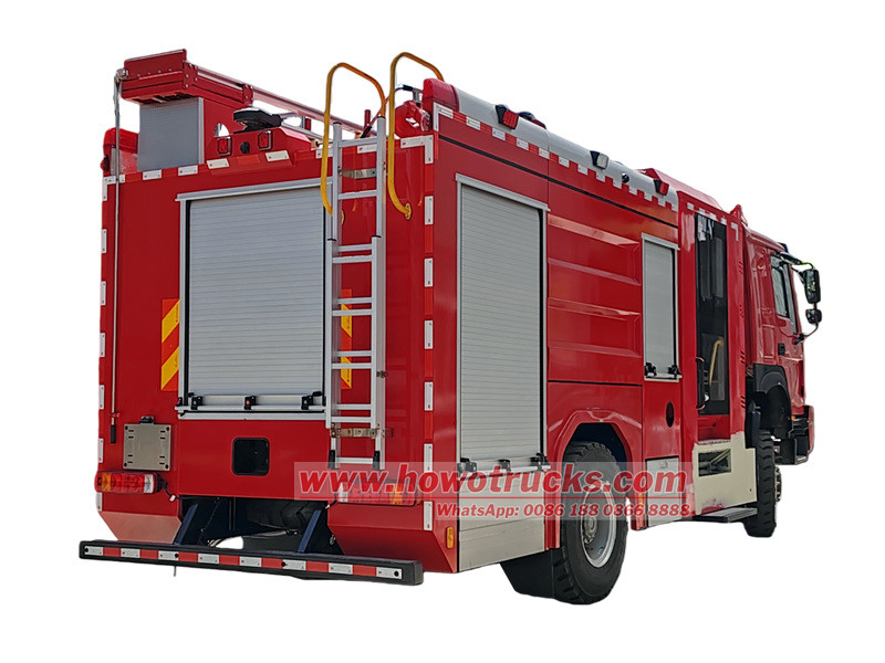HOWO 4&times;4 fire fighting truck