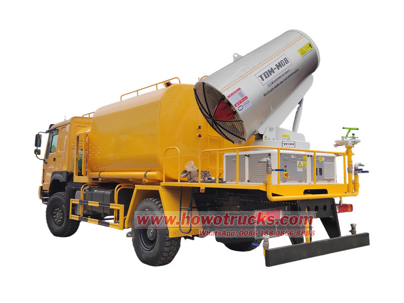 HOWO 4&times;4 water tanker truck