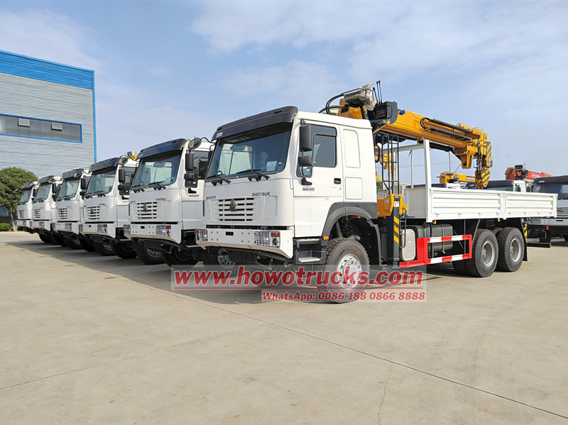 HOWO 6&times;6 crane trucks for export