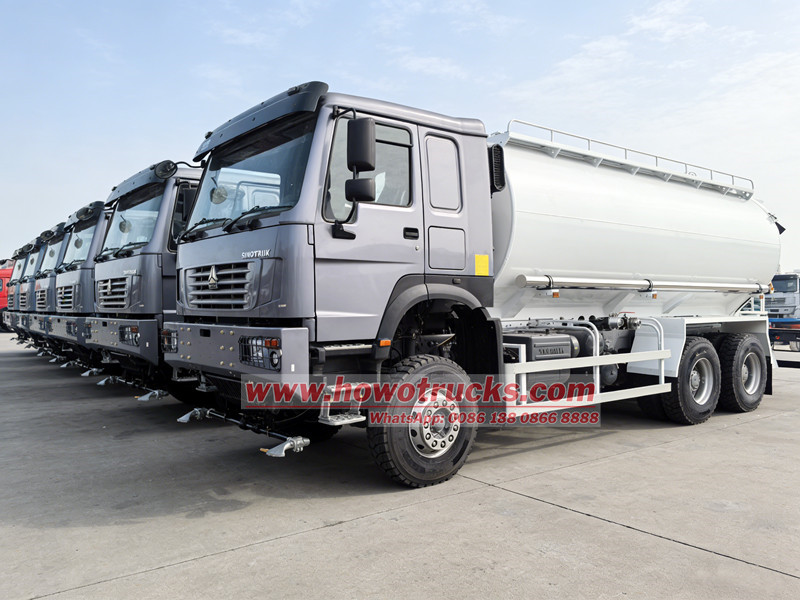 HOWO 6&times;6 water spraying trucks