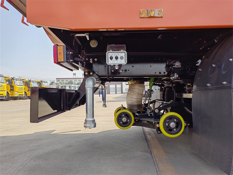 Howo vacuum sweeper truck