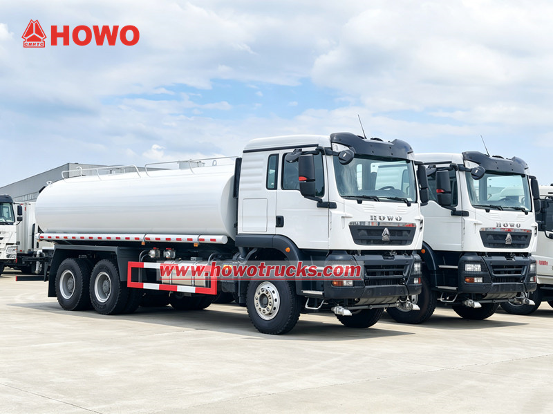 HOWO mobile water bowser