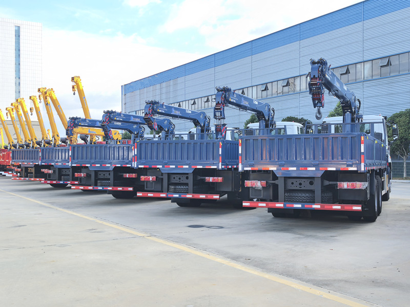 HOWO boom crane truck shipping to Angola