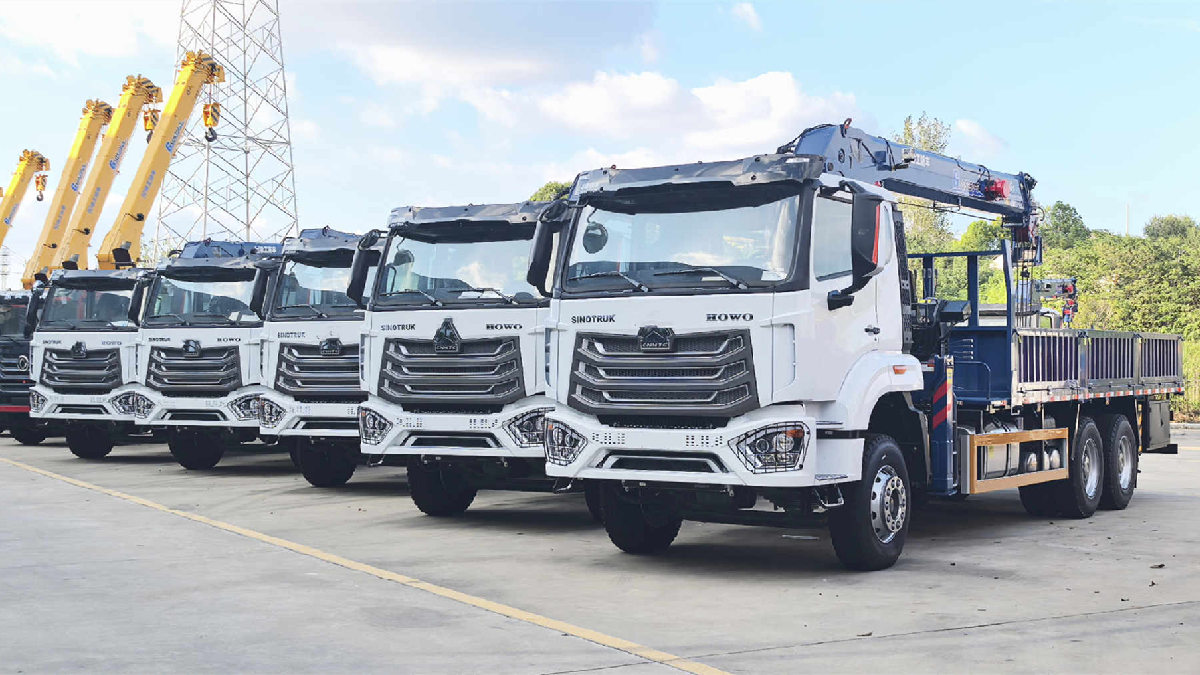 5 units HOWO truck mounted cranes delivered to Angola